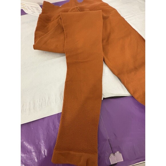 Revolve Rust Hallie Leggings High Compression S/M Proto type W20" rise 10" L25" - Picture 8 of 8